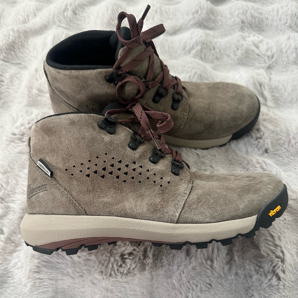 Danner women's Inquire Chukka Hiking Boot size 7